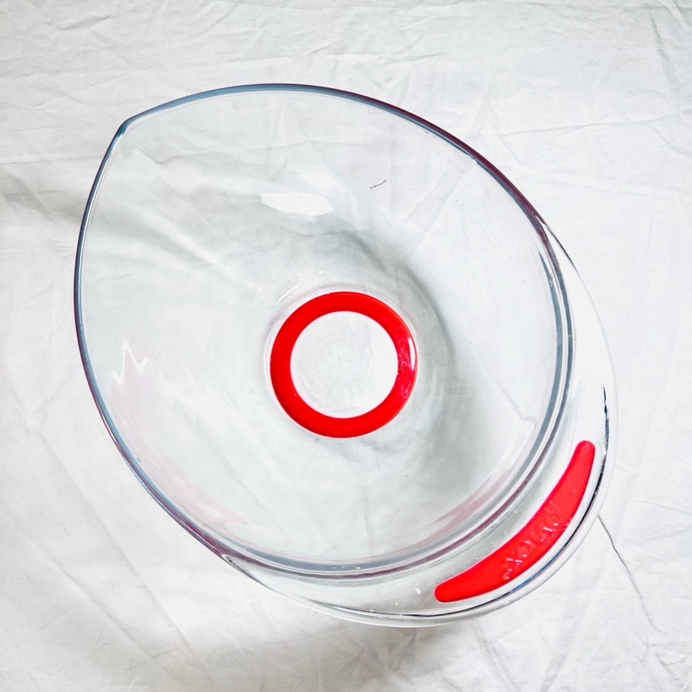 SOLD Pyrex clear glass batter pour bowl with silicone slip proof bottom